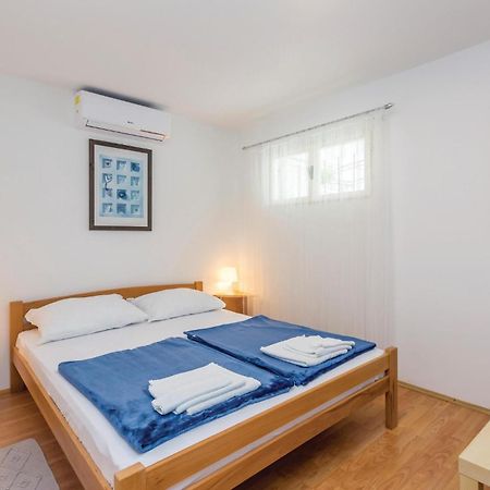 Gorgeous Apartment In Krk With Wifi Punat Kültér fotó