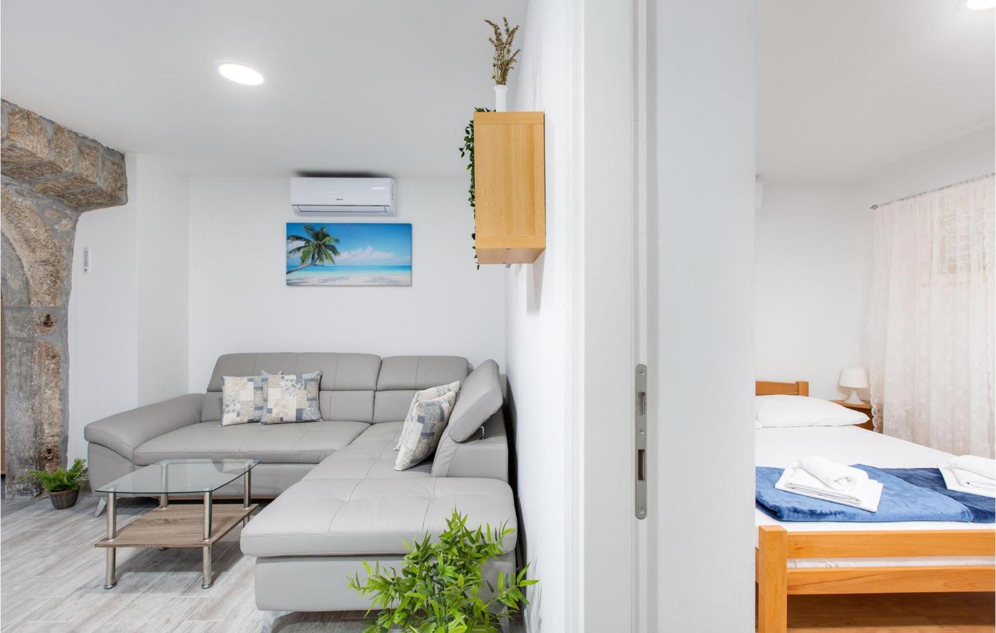 Gorgeous Apartment In Krk With Wifi Punat Kültér fotó