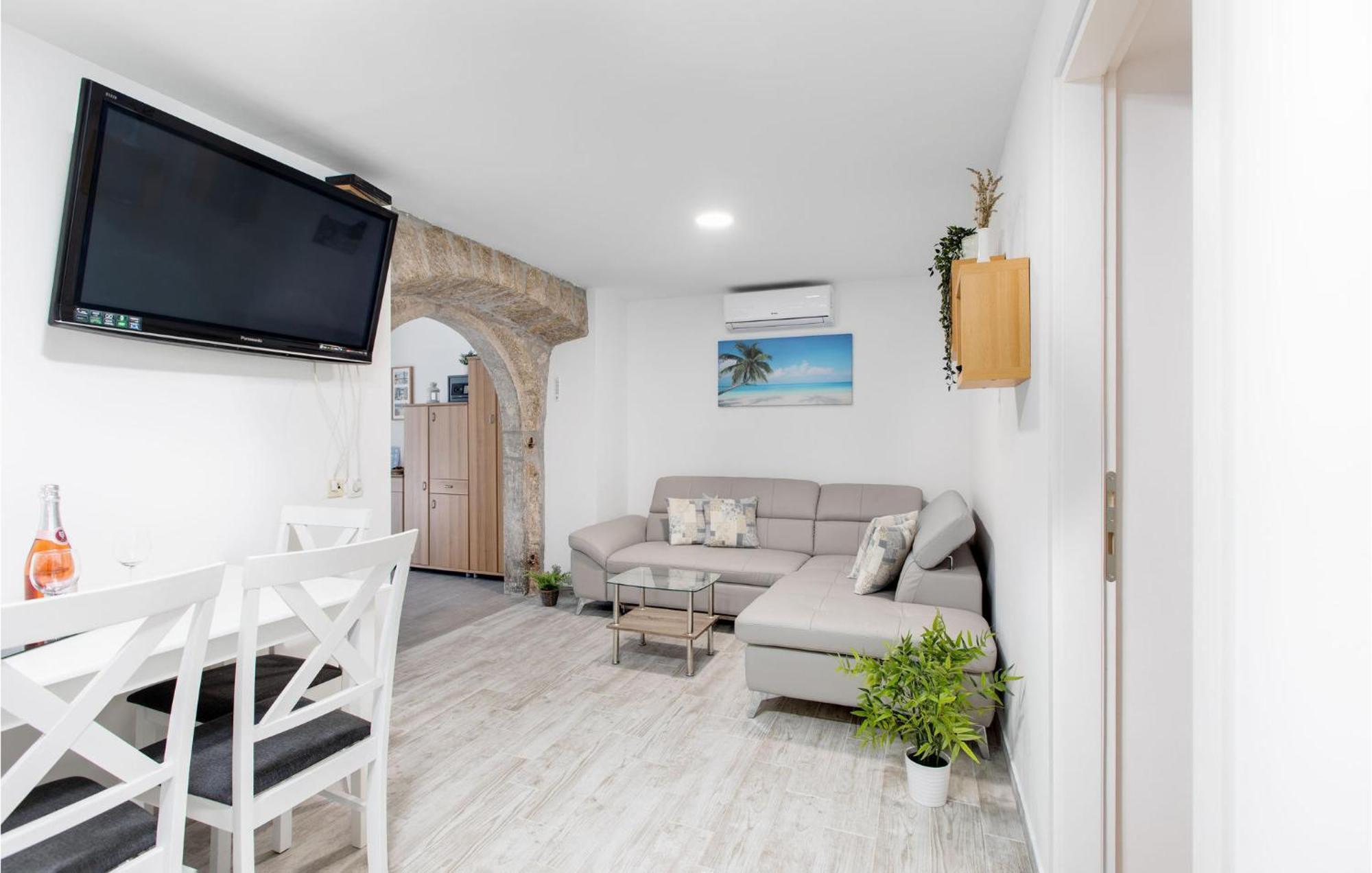 Gorgeous Apartment In Krk With Wifi Punat Kültér fotó