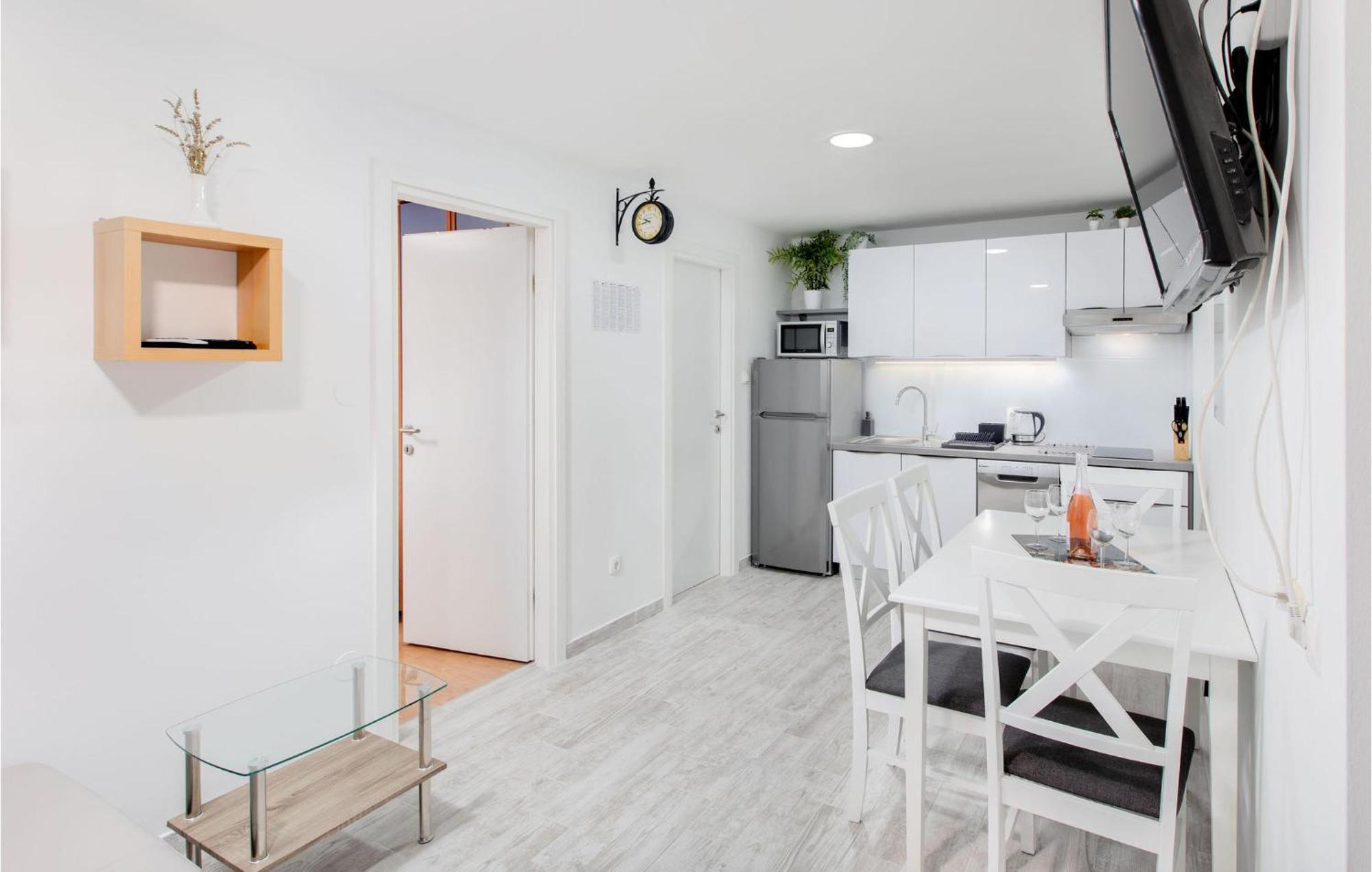 Gorgeous Apartment In Krk With Wifi Punat Kültér fotó